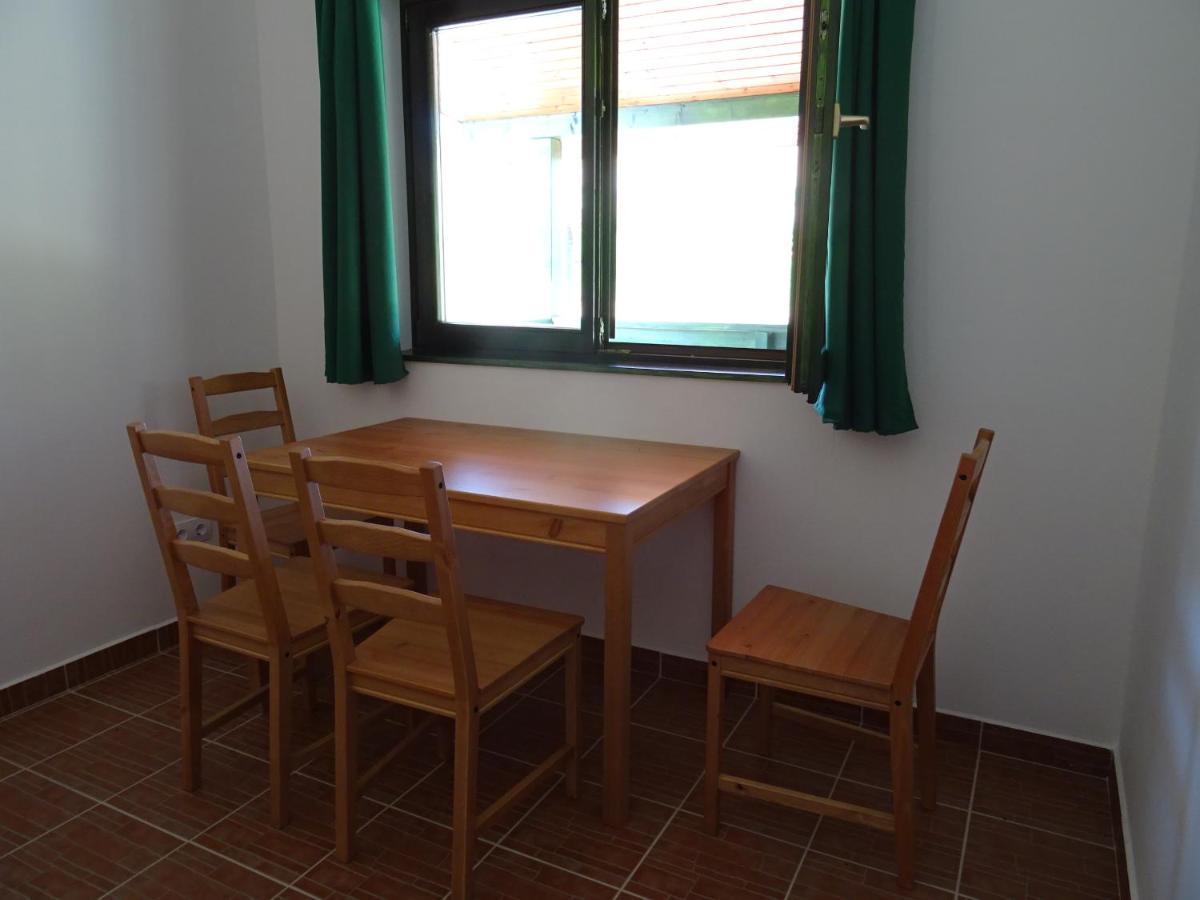 Kisrejtek Apartmanhaz Lispeszentadorján Εξωτερικό φωτογραφία