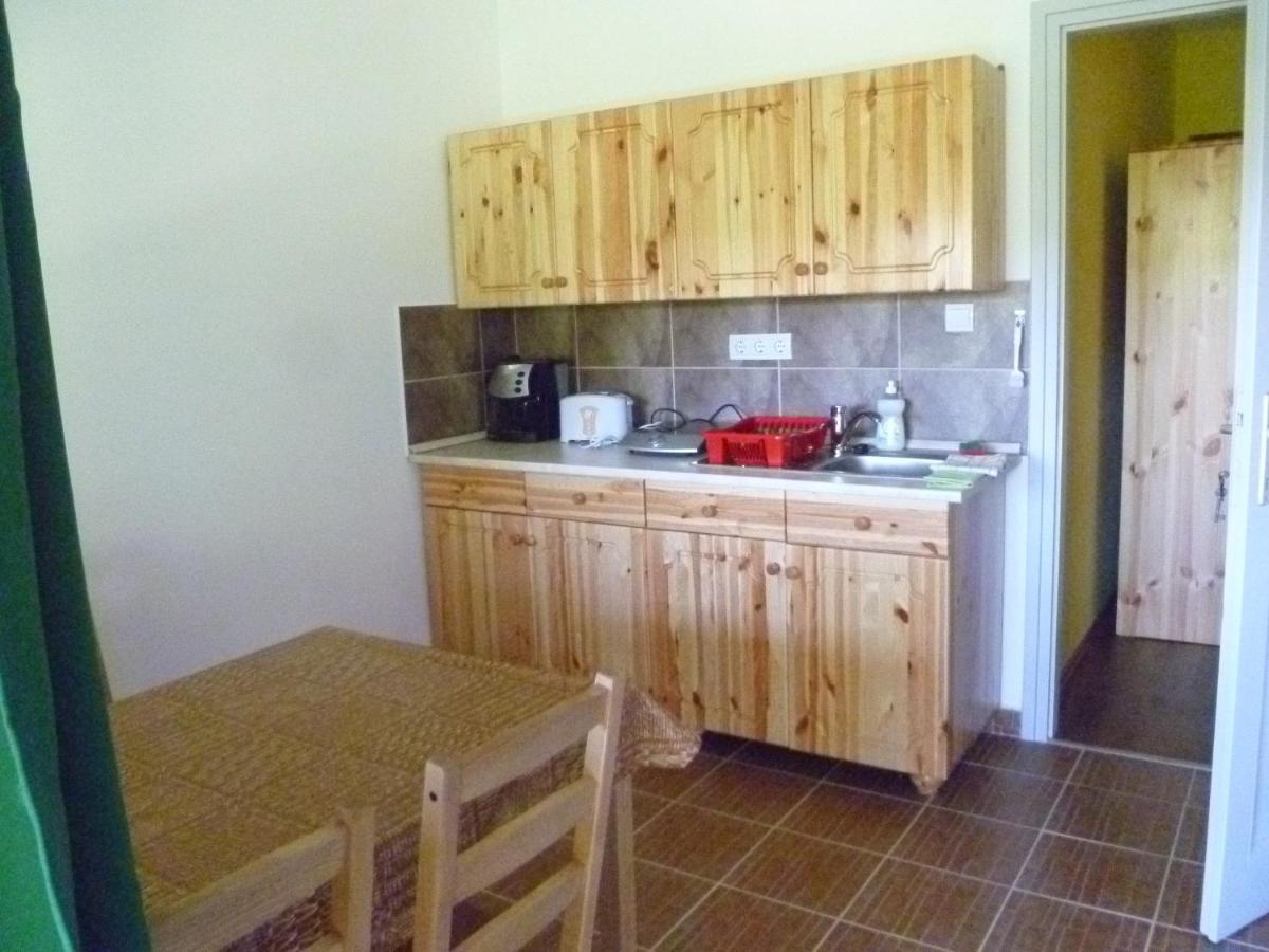 Kisrejtek Apartmanhaz Lispeszentadorján Εξωτερικό φωτογραφία