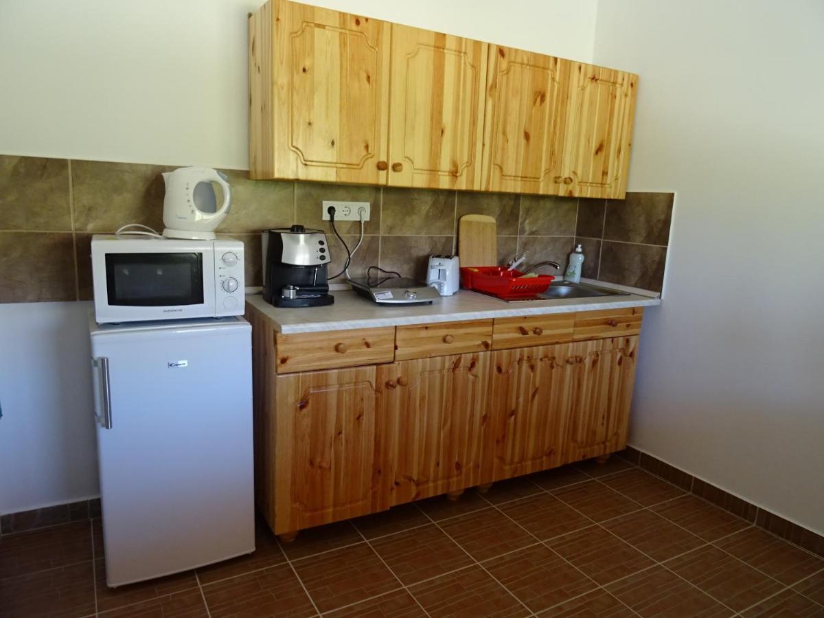 Kisrejtek Apartmanhaz Lispeszentadorján Εξωτερικό φωτογραφία